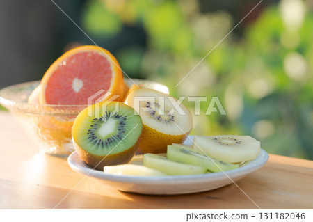 Assorted cut fruits Assorted cut fruits 131182046