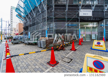 Building exterior wall maintenance Building exterior wall maintenance 131182980