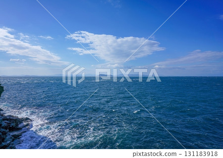 從佐多岬燈塔的觀景台望去，可以看到平靜的海景 131183918