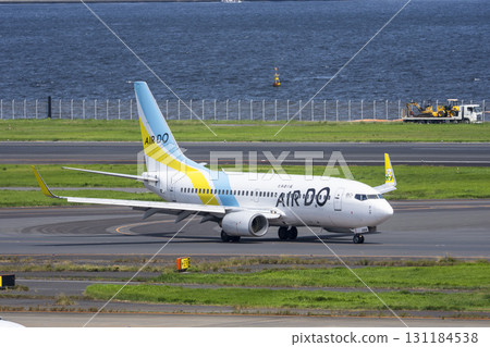 Scenery of Haneda Airport, airplane taxiing, Ota Ward, Tokyo Scenery of Haneda Airport, airplane taxiing, Ota Ward, Tokyo 131184538