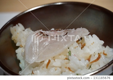 鯛魚飯 131185676