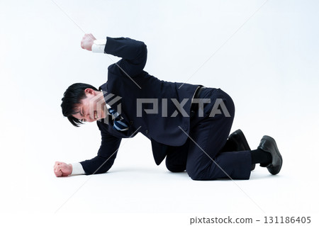 商人帶著痛苦的表情 131186405