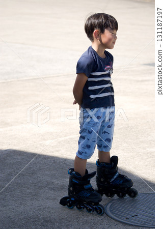 <Material> Inline skating practice scene 131187197
