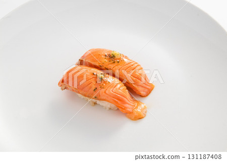 Grilled salmon and burnt cheese nigiri sushi 131187408