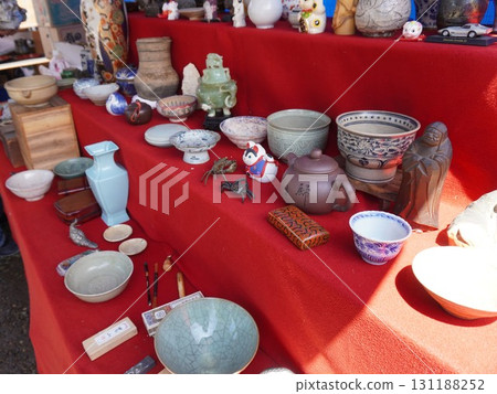 "Antiques and Flea Market 17" "Antiques and Flea Market 17" 131188252