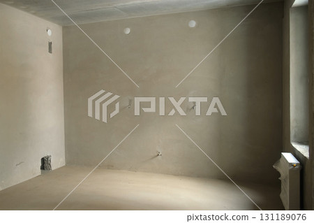 Flat in apartment building in rough repairs for self-finishing. 131189076