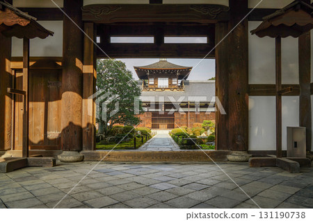 冬季的東福寺~常樂庵開山堂(重要文化財產) 冬季的東福寺~常樂庵開山堂(重要文化財產) 131190738