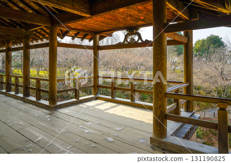 Tofukuji寺廟Tsutenbashi在冬天 Tofukuji寺廟Tsutenbashi在冬天 131190825