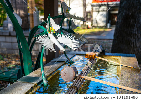 [Tokyo] Kuhonbutsu Joshinji Temple: A Beautiful Chozuya in the Shape of a Hagoromo Flower 131191486