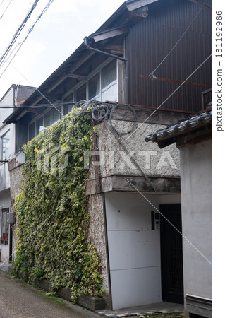 日本鳥取縣三朝溫泉的美麗古建築 日本鳥取縣三朝溫泉的美麗古建築 131192986