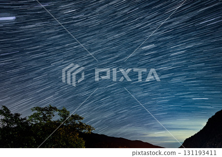 Star trails (Maze Nishimura, Gifu Prefecture) 131193411