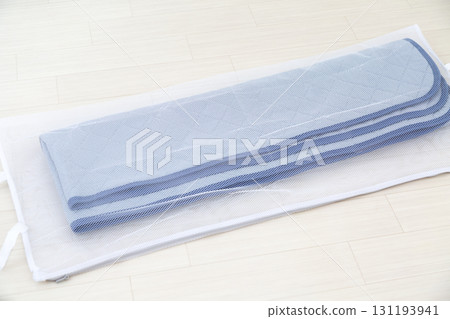 夏季蒲團床墊和洗衣網 夏季蒲團床墊和洗衣網 131193941
