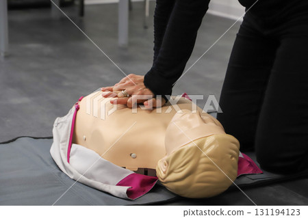BLSD Defibrillator use course. first aid course - company safety - cardiac massage - Basic Life Support 131194123