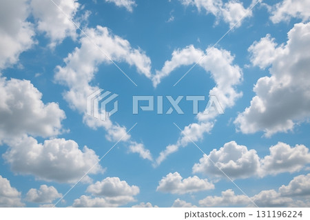 雲層中的心形天空 131196224