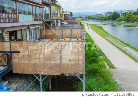 Kyoto City: Kamogawa Nouryouyuka is closed during the day due to the extreme heat 131196802