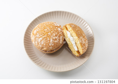 Busse: An image of French pastry 131197804