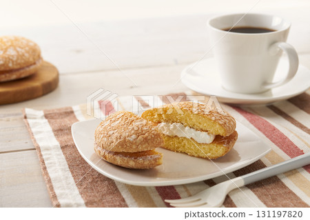 Busse: An image of French pastry 131197820