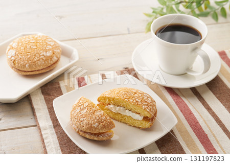 Busse: An image of French pastry 131197823