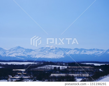 從北海道旭川千代田山展望台看到的殘雪 從北海道旭川千代田山展望台看到的殘雪 131198291