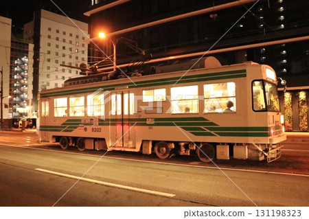 Night tram in Kumamoto City (Kumamoto) Night tram in Kumamoto City (Kumamoto) 131198323