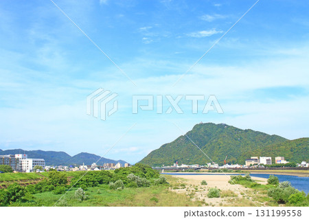 Scenery of Mount Kinka and the Nagara River in Gifu City, Gifu Prefecture Scenery of Mount Kinka and the Nagara River in Gifu City, Gifu Prefecture 131199558