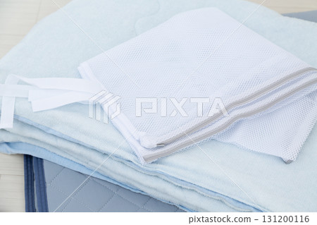 Summer futon coverlet, mattress pad, and laundry net 131200116