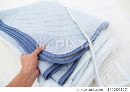 夏季蒲團床罩、床墊和洗衣網 夏季蒲團床罩、床墊和洗衣網 131200117