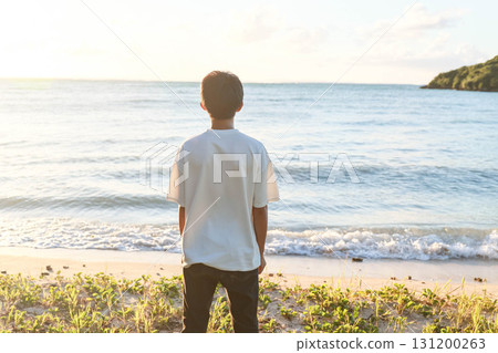 男人在看海 131200263