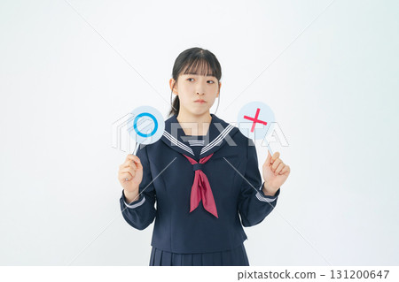 擔心留下痕跡的穿著水手服的女學生 擔心留下痕跡的穿著水手服的女學生 131200647