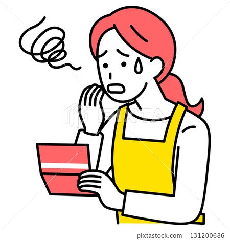 一位繫著圍裙的女士看著自己的存摺，一臉困惑 131200686