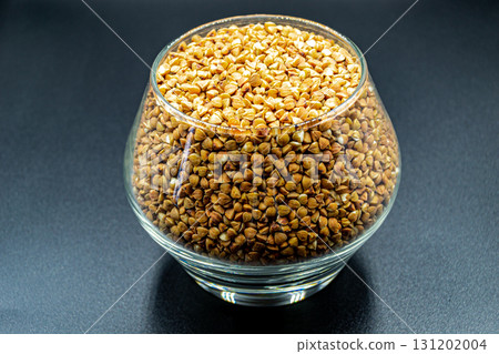 Organic dry buckwheat grains consisting of raw natural product Organic dry buckwheat grains consisting of raw natural product 131202004