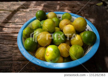 Citrus Fruit, Freshness, Fruit, Green Color, Horizontal 131202363
