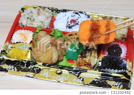 Makunouchi bento (shrimp cutlet) Makunouchi bento (shrimp cutlet) 131202492