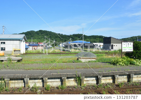 JR Hokkaido's Senmo Main Line, between Kayanuma Station and Isobunnai Station (Summer 2023) JR Hokkaido's Senmo Main Line, between Kayanuma Station and Isobunnai Station (Summer 2023) 131203787