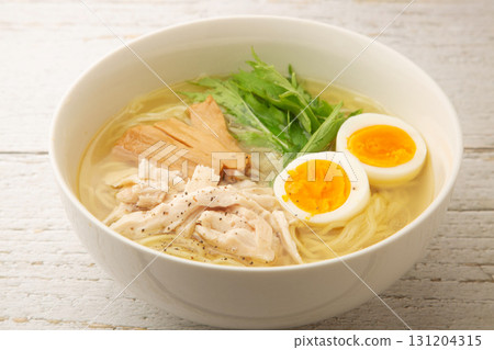 Chicken salt ramen 131204315