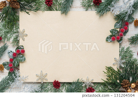 聖誕裝飾和復古紙背景 131204504