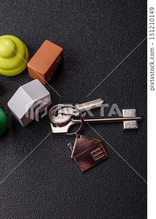 Keys, real estate, your own home or business premises purchased with a mortgage. Property and keys 131210149