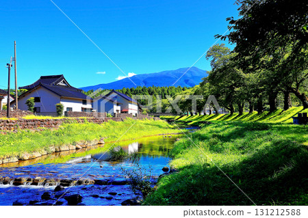 鄉村風景與藍天 131212588