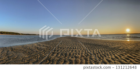 Beautiful sunset over the sandy beach of Plage Peirere in Arcachon 131212648