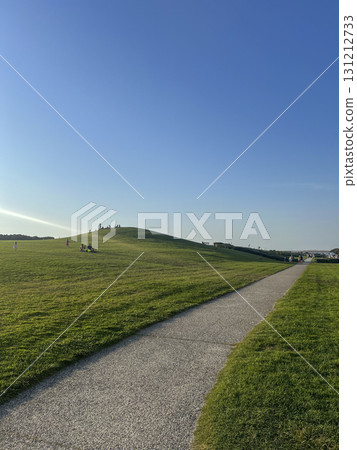 Exploring Biscarosse path under a clear afternoon sky 131212733