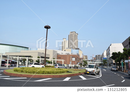 Streetscape in front of Kuzuha Station, Hirakata City, Osaka Prefecture 131212805