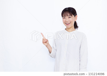 woman pointing finger 131214096