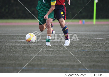 Soccer player to dribble 131214405