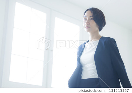 Business woman Business woman 131215367