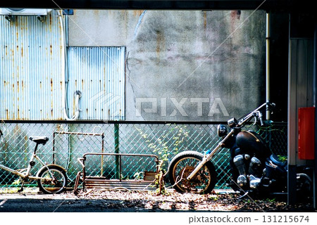 Abandoned bike Abandoned bike 131215674
