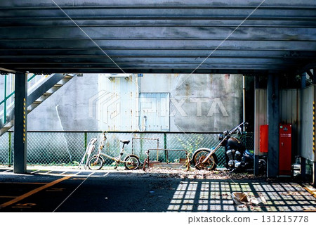 Abandoned bike Abandoned bike 131215778