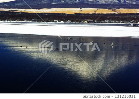 Mount Fuji in midwinter as seen from Lake Yamanaka Mount Fuji in midwinter as seen from Lake Yamanaka 131216031