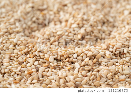 白芝麻（生芝麻）的特寫 131216873