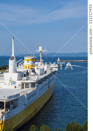 Seikan Ferry Memorial Ship Hakkoda Maru and the view of Aomori Port Seikan Ferry Memorial Ship Hakkoda Maru and the view of Aomori Port 131217455