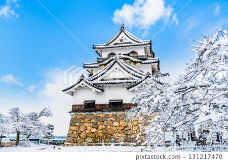 志賀彥根城:白雪皚皚的天守閣 志賀彥根城:白雪皚皚的天守閣 131217470